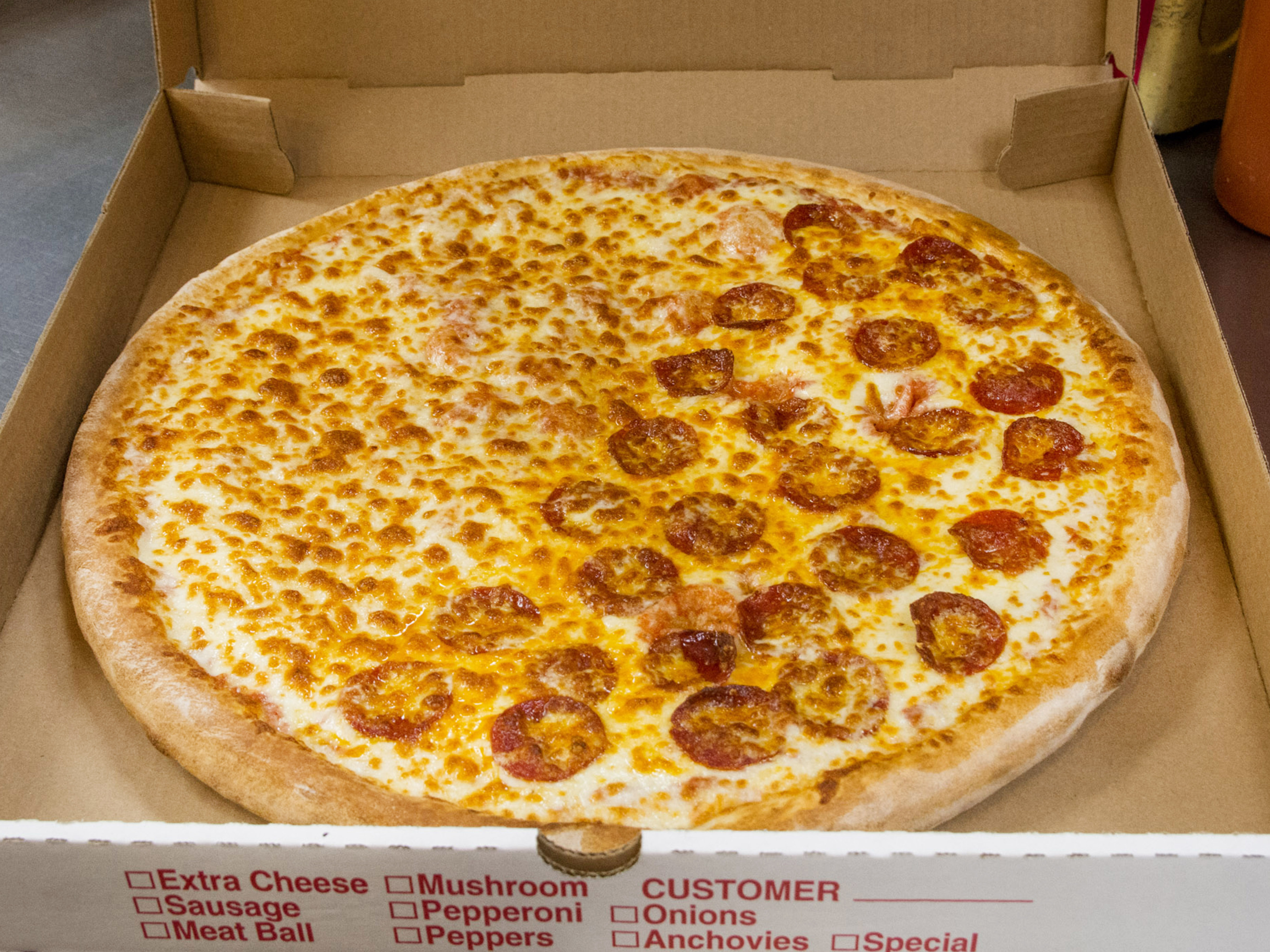 Order Raven's Choice Combo Pizza food online from Pizza Ravens store, Glen Burnie on bringmethat.com