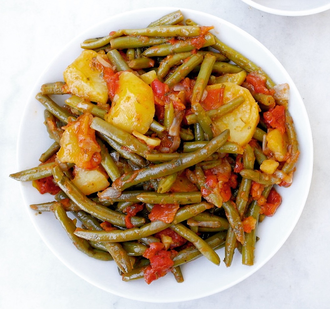 Order STEWED GREEN BEANS food online from Trapezaria Kuzina store, Rockville on bringmethat.com