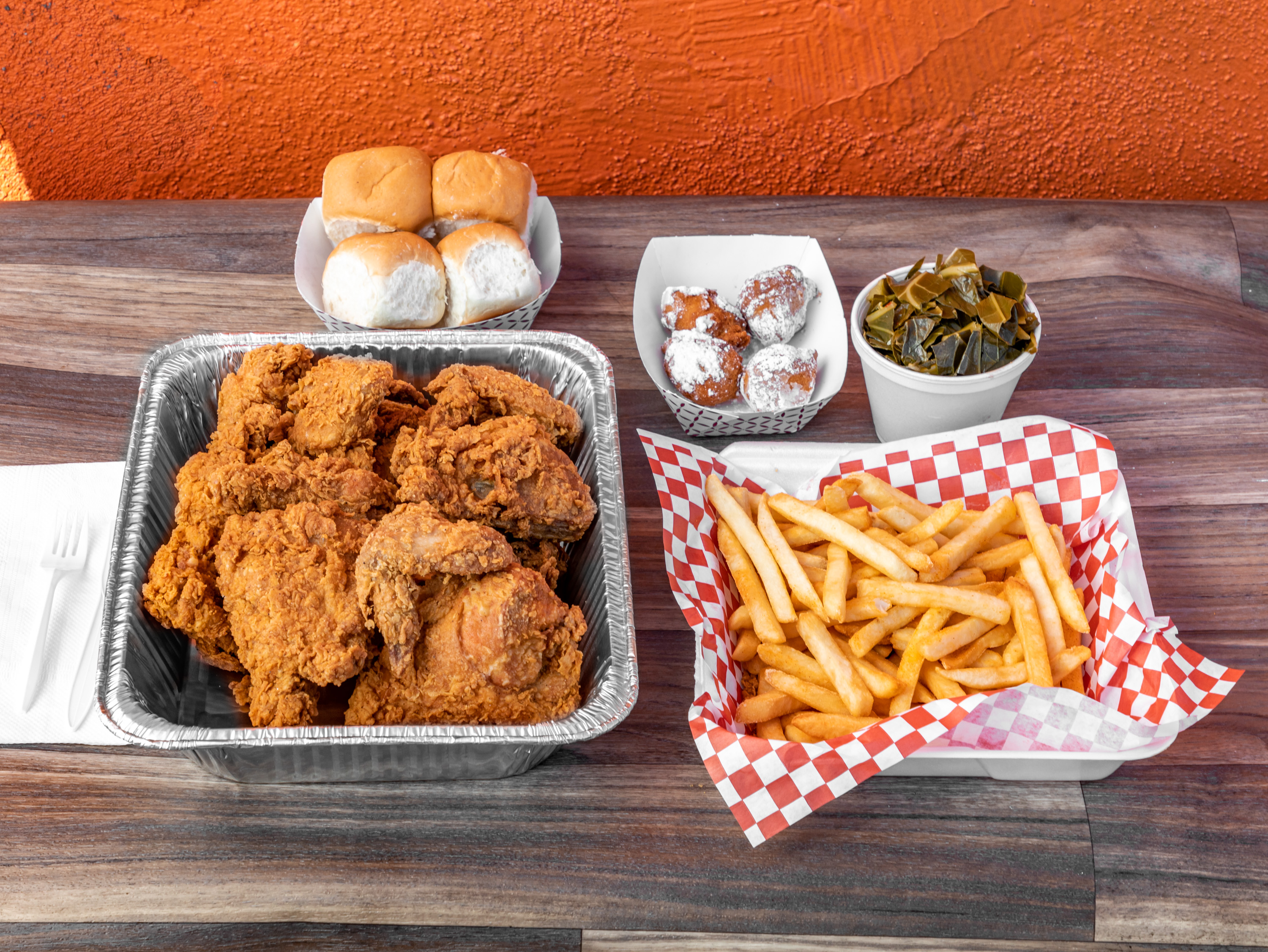 Order 8 Piece Chicken , 1 Large Side, 2 Rolls  food online from Charlie Famous Fried Chicken store, Los Angeles on bringmethat.com