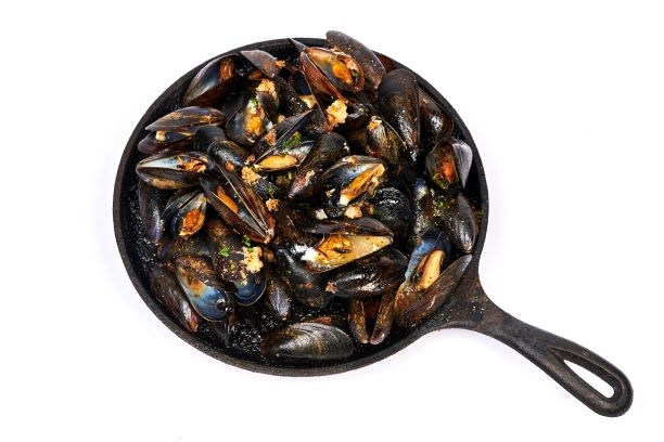 Order Mussels food online from Izzy Steaks & Chops store, San Francisco on bringmethat.com