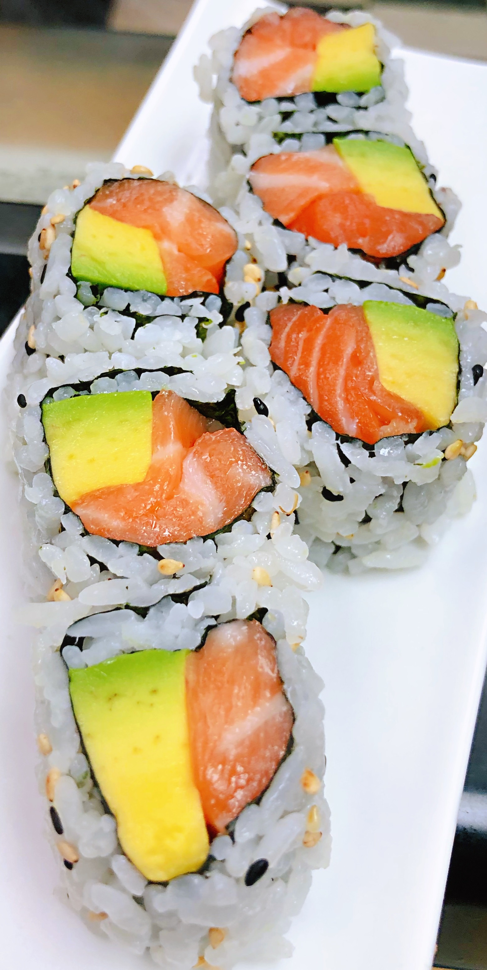 Order JR 52. Salmon Avocado Roll food online from Sultan Wok/ Asian Kitchen Express store, Highland Park on bringmethat.com