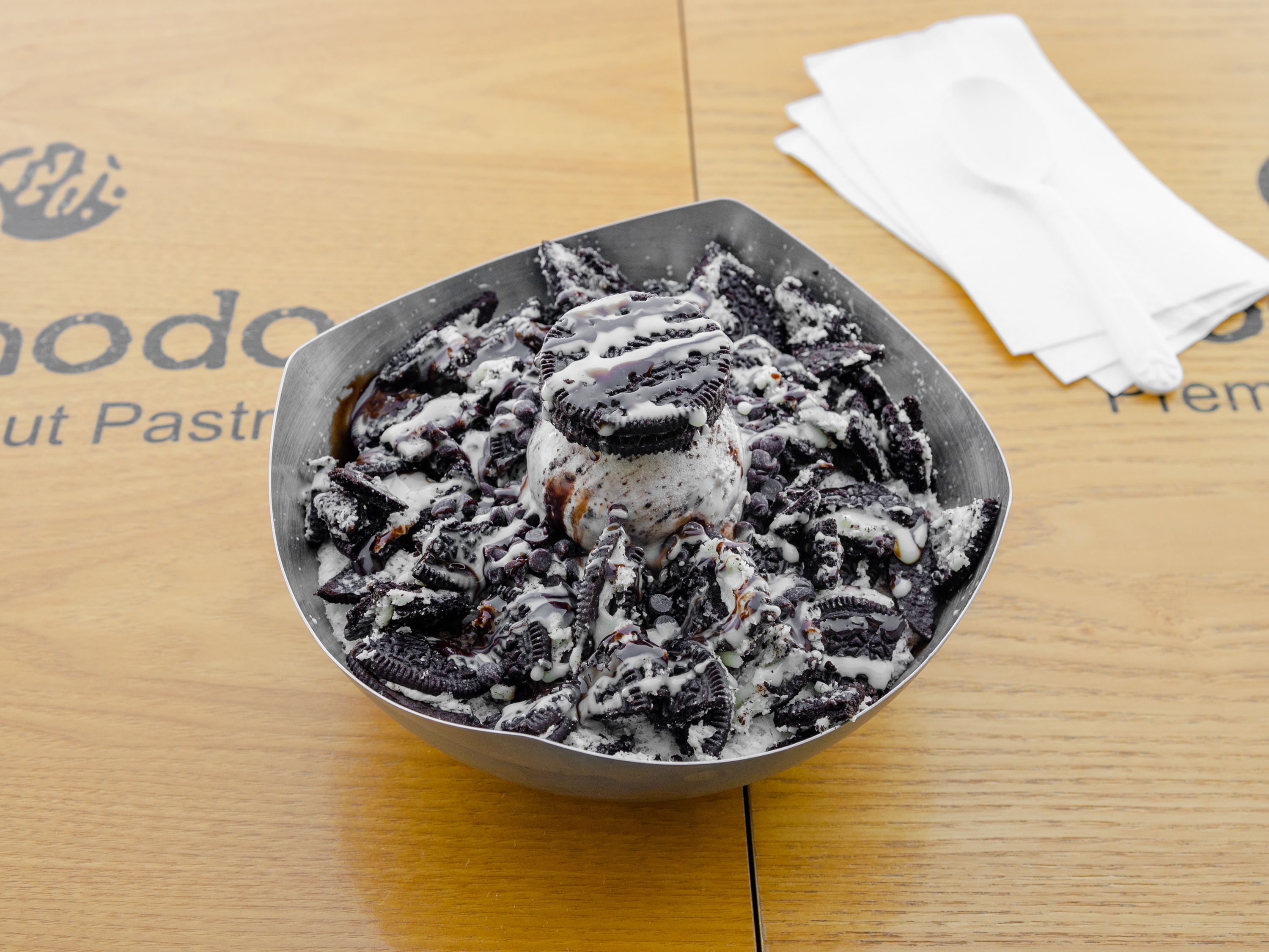 Order Cookies Cream Shaved Ice food online from Cocohodo store, Sunnyvale on bringmethat.com