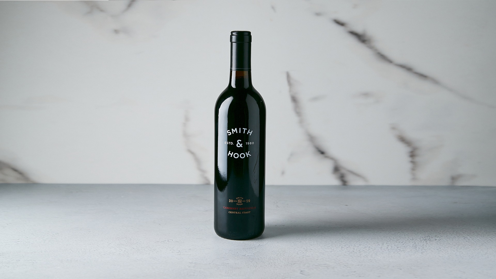 Order Smith and Hook Cabernet Sauvignon 2019, California food online from Della Terra store, Los Angeles on bringmethat.com