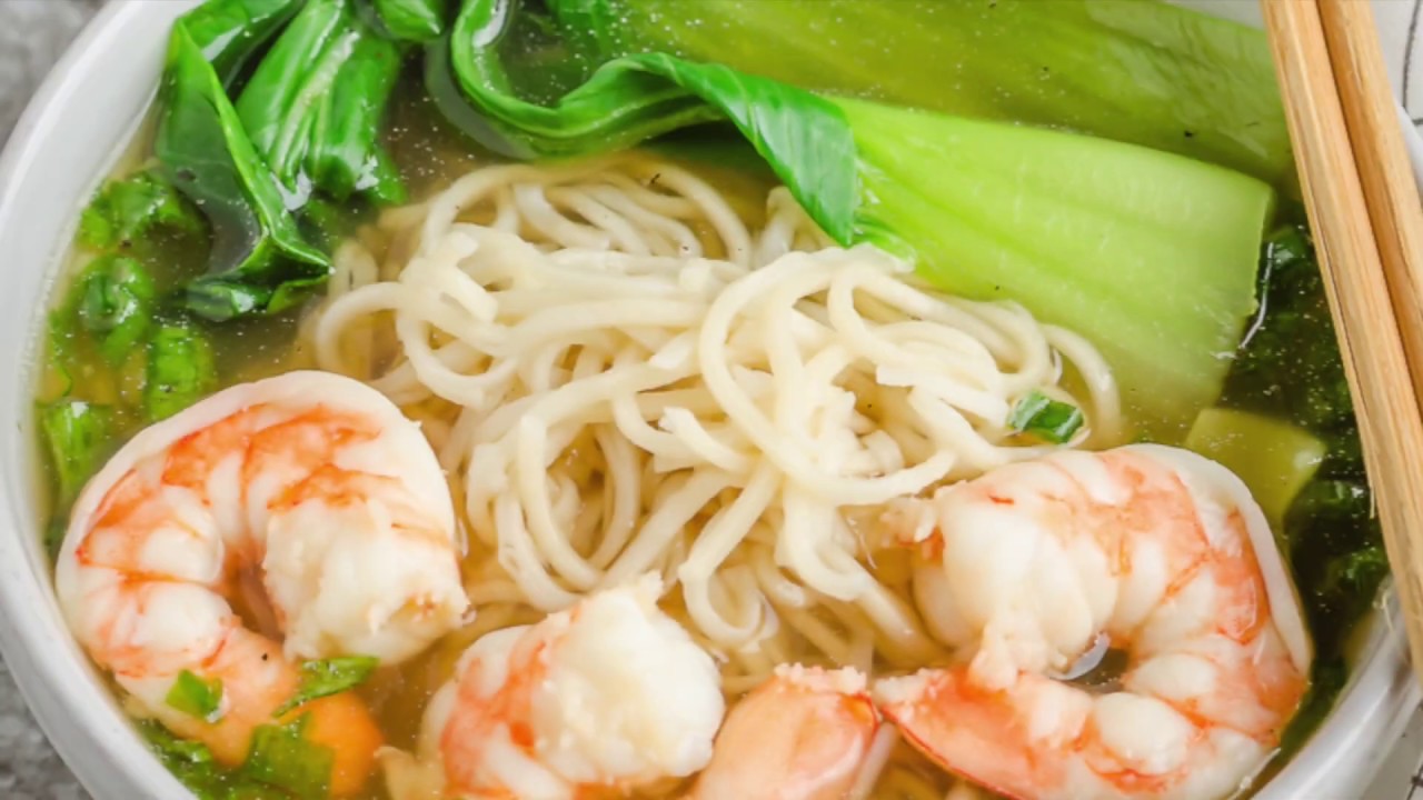 Order 68. Noodle with Jumbo Shrimp  Soup food online from Boulevard Chinese Restaurant store, Elmwood Park on bringmethat.com