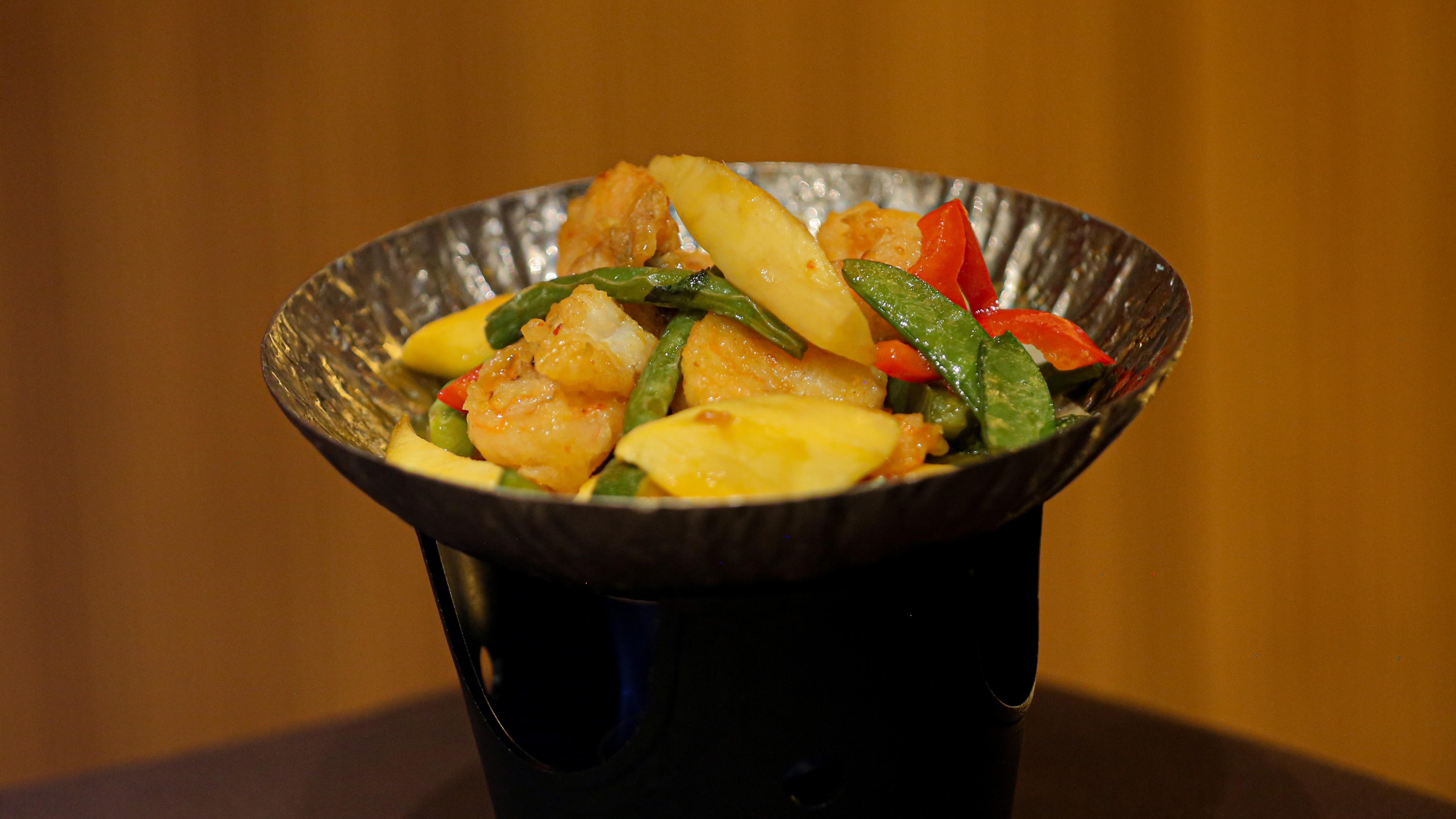 Order Thai Mango Jumbo Prawns food online from MoCA Asian Bistro - Queens store, Forest Hills on bringmethat.com
