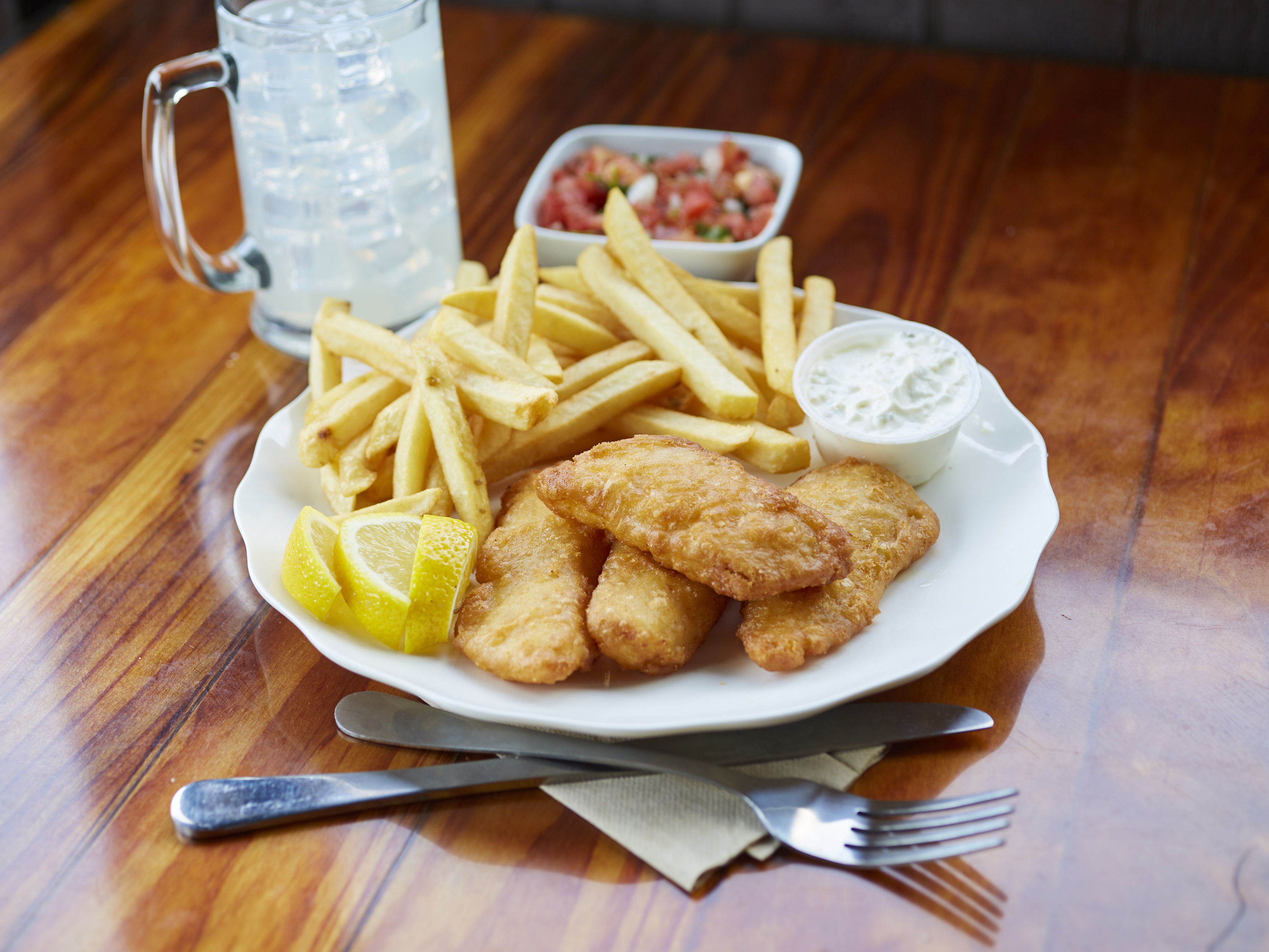 Order 4 Piece Fish and Chips food online from Fresh Grill Ventura store, Ventura on bringmethat.com