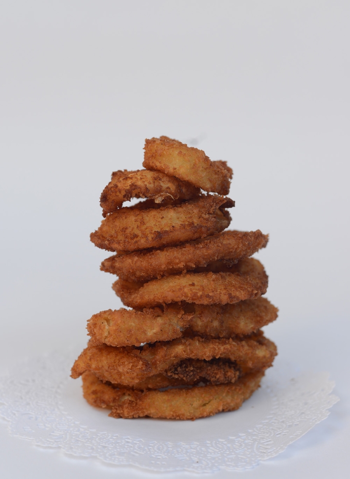 Order Side Onion Rings food online from Factors Famous Deli store, Los Angeles on bringmethat.com