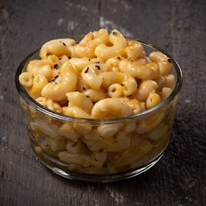 Order Mama Louise's Mac & Cheese (Full) food online from Yummy Bones Barbecue store, Port Washington on bringmethat.com