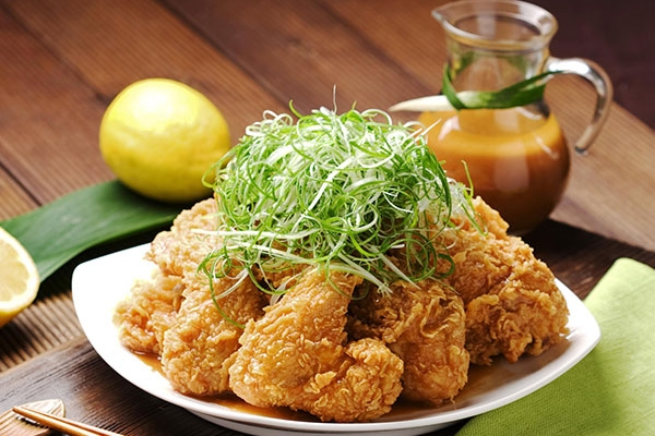 Order Green Onion Whole Chicken food online from Don Chicken 돈치킨 store, Palisades Park on bringmethat.com