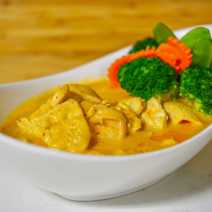 Order Panang Curry food online from Indie Cafe store, Chicago on bringmethat.com