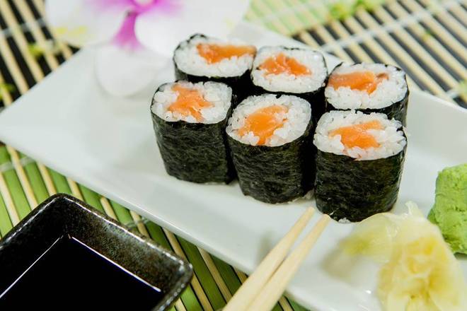 Order Salmon Roll food online from Dragon Palace store, Gresham on bringmethat.com