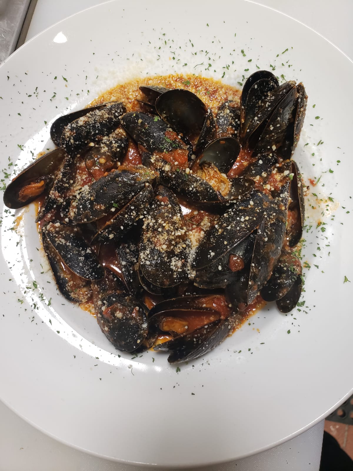 Order Zappa di Mussels food online from New Wine Llc store, Freehold Township on bringmethat.com