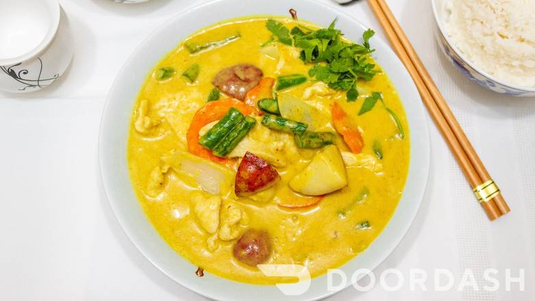Order Thai Curry food online from Lulu's Noodles store, Pittsburgh on bringmethat.com