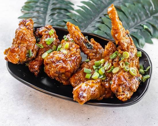 Order Fried Chicken Wings (6 pcs) food online from Kong Kitchen store, Saint Paul on bringmethat.com