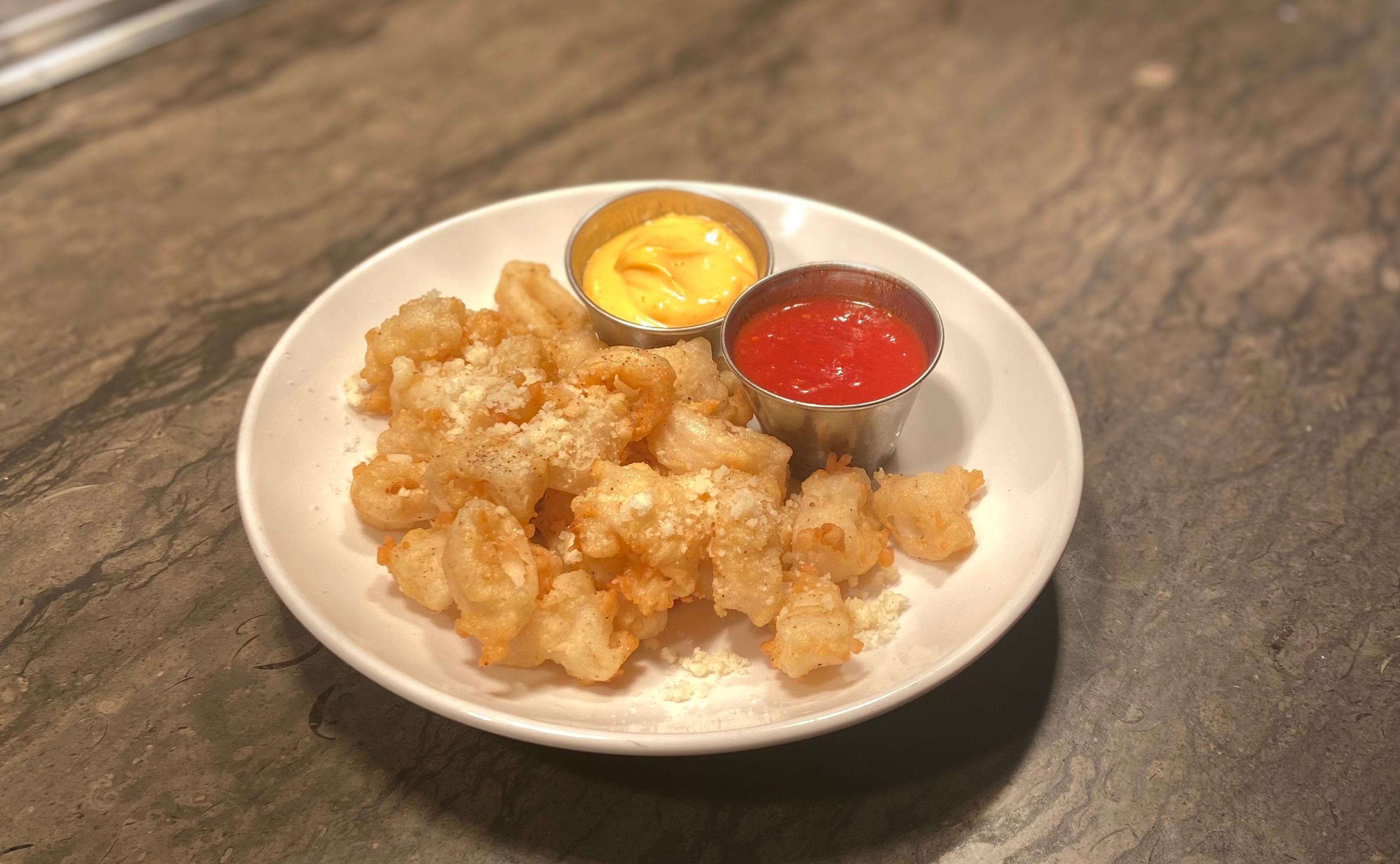 Order Fried Calamari food online from Rooster's Wood-Fired Kitchen -Uptown store, Charlotte on bringmethat.com