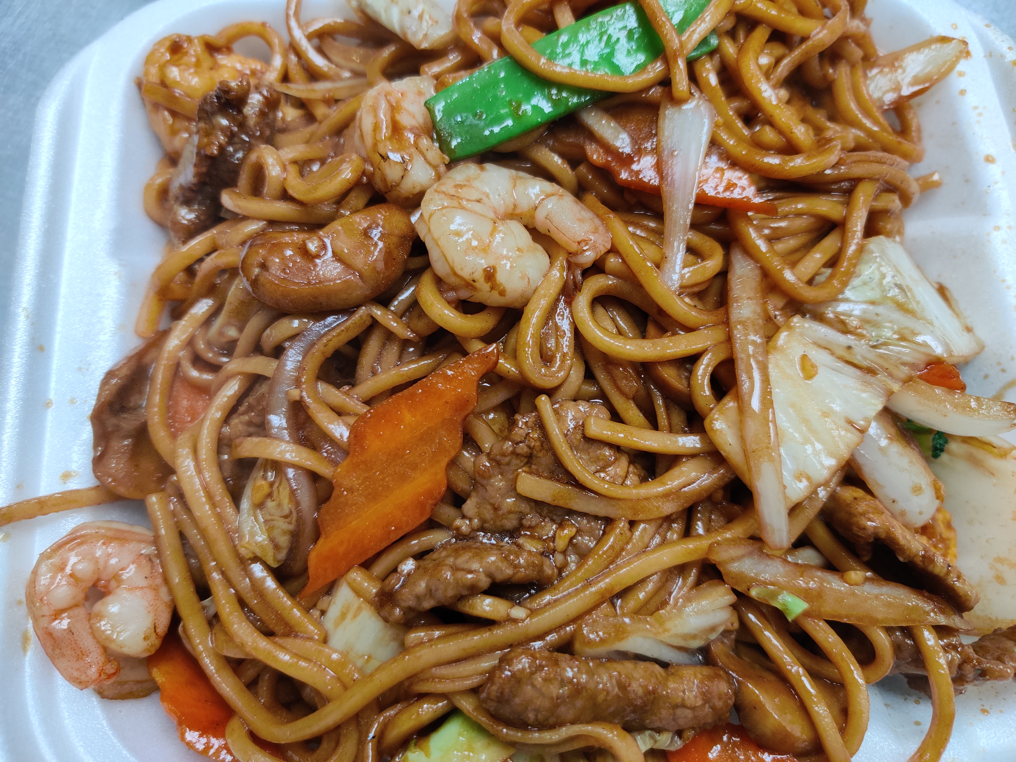Order F6. Combo Lo Mein food online from Sam Cafe store, Houston on bringmethat.com