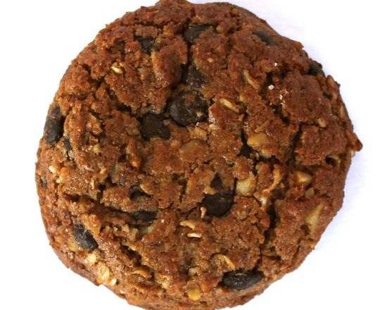 Order Oatmeal Chocolate Chunk Cookie food online from Marie Callenders Bakery and Cafe store, Los Angeles on bringmethat.com