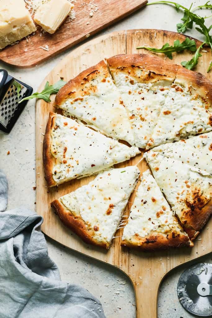 Order Blanco White Pizza - 12.5" (6 Slices) food online from Craft 64 store, Scottsdale on bringmethat.com
