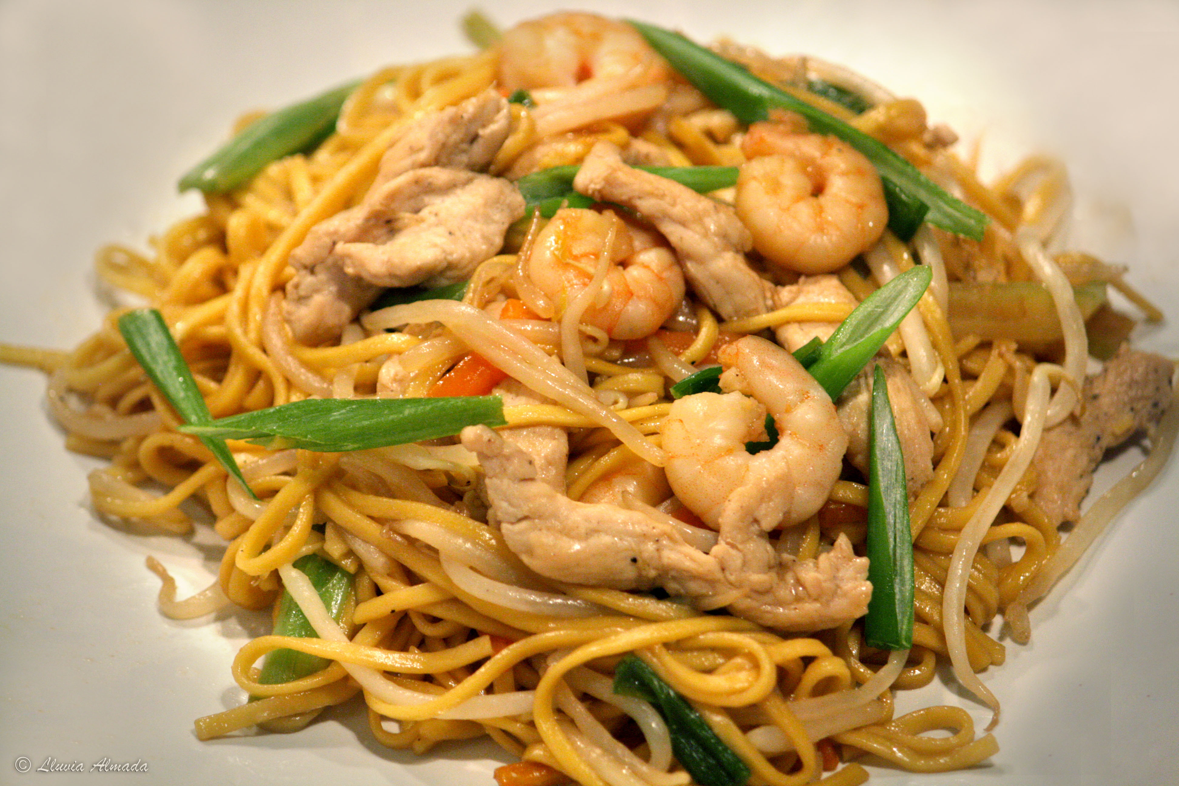 Order Chow Mein food online from Thai Food to Go store, Torrance on bringmethat.com