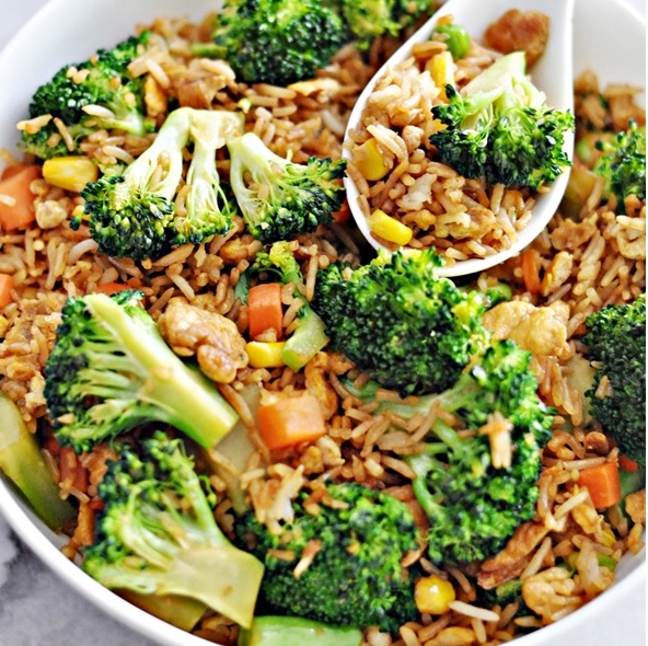 Order 26. Vegetable Fried Rice food online from Super China Buffet store, Kenosha on bringmethat.com