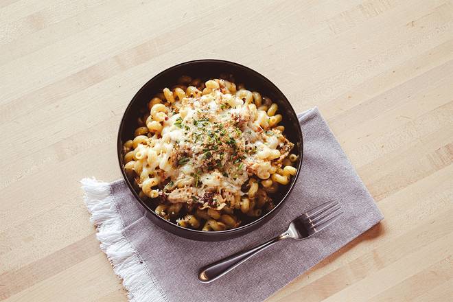 Order CHICKEN BACON MACARONI food online from Leo's Italian Kitchen store, Ft. Collins on bringmethat.com