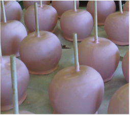 Order White Chocolate Apple food online from Zion Gourmet Popcorn store, Madison on bringmethat.com