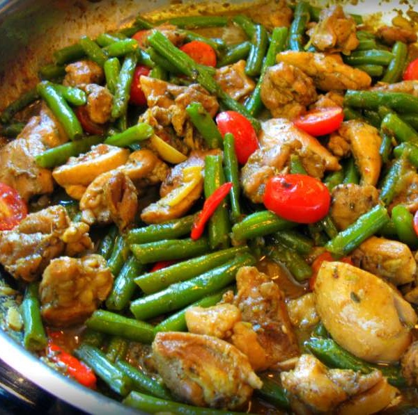 Order G07. Chicken with String Beans food online from Wok Station store, San Francisco on bringmethat.com