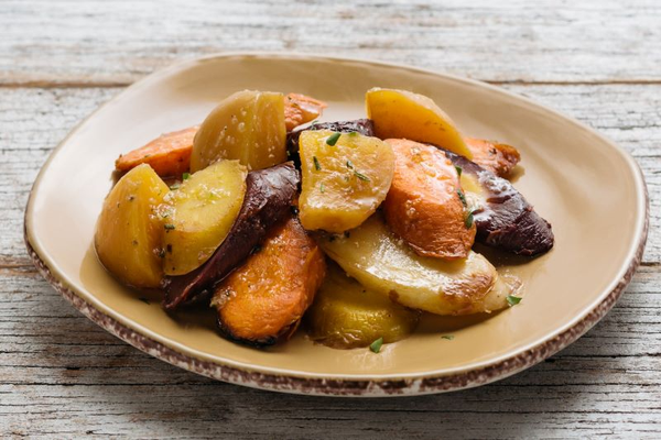 Order Roasted Rainbow Carrots & Golden Beets - Large food online from Urban Plates store, Irvine on bringmethat.com