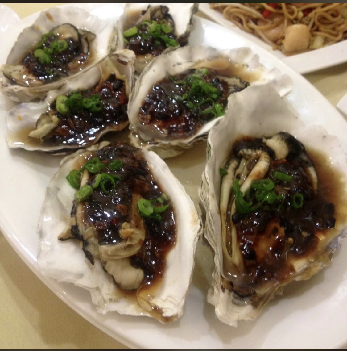 Order 57. Steamed Oyster with Black Bean Sauce豉汁蒸生蠔 food online from Cheung Hing Restaurant store, South San Francisco on bringmethat.com