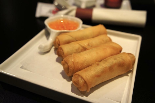 Order Egg Rolls food online from Nori Sushi - Edgewater store, Chicago on bringmethat.com