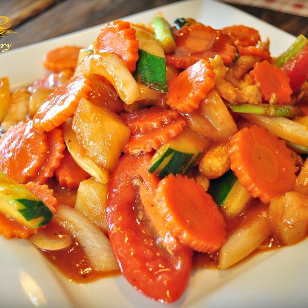 Order Sweet and Sour (Pad Priew Wan) food online from Rice Thai Cookery store, Portland on bringmethat.com