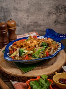 Order Ginger Fish food online from Morningside Thai Restaurant store, Houston on bringmethat.com