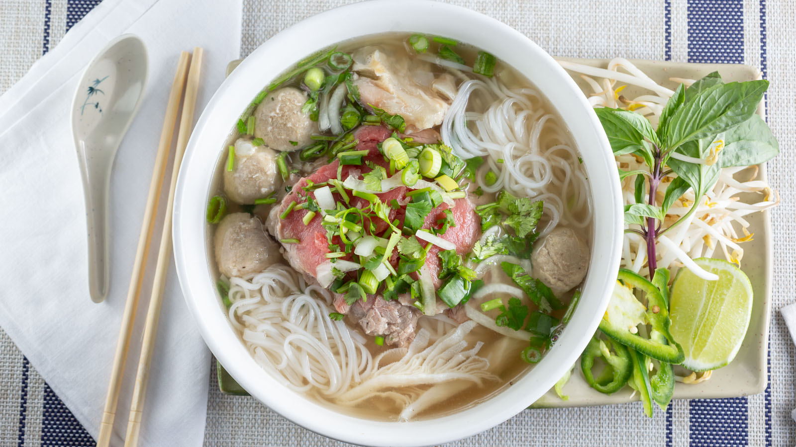 Order Special Combination Pho food online from Banh Mi & Che Cali store, San Gabriel on bringmethat.com