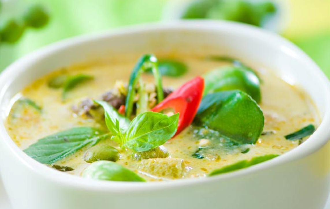 Order (L) Green Curry** food online from Pad Thai Restaurant store, Quincy on bringmethat.com