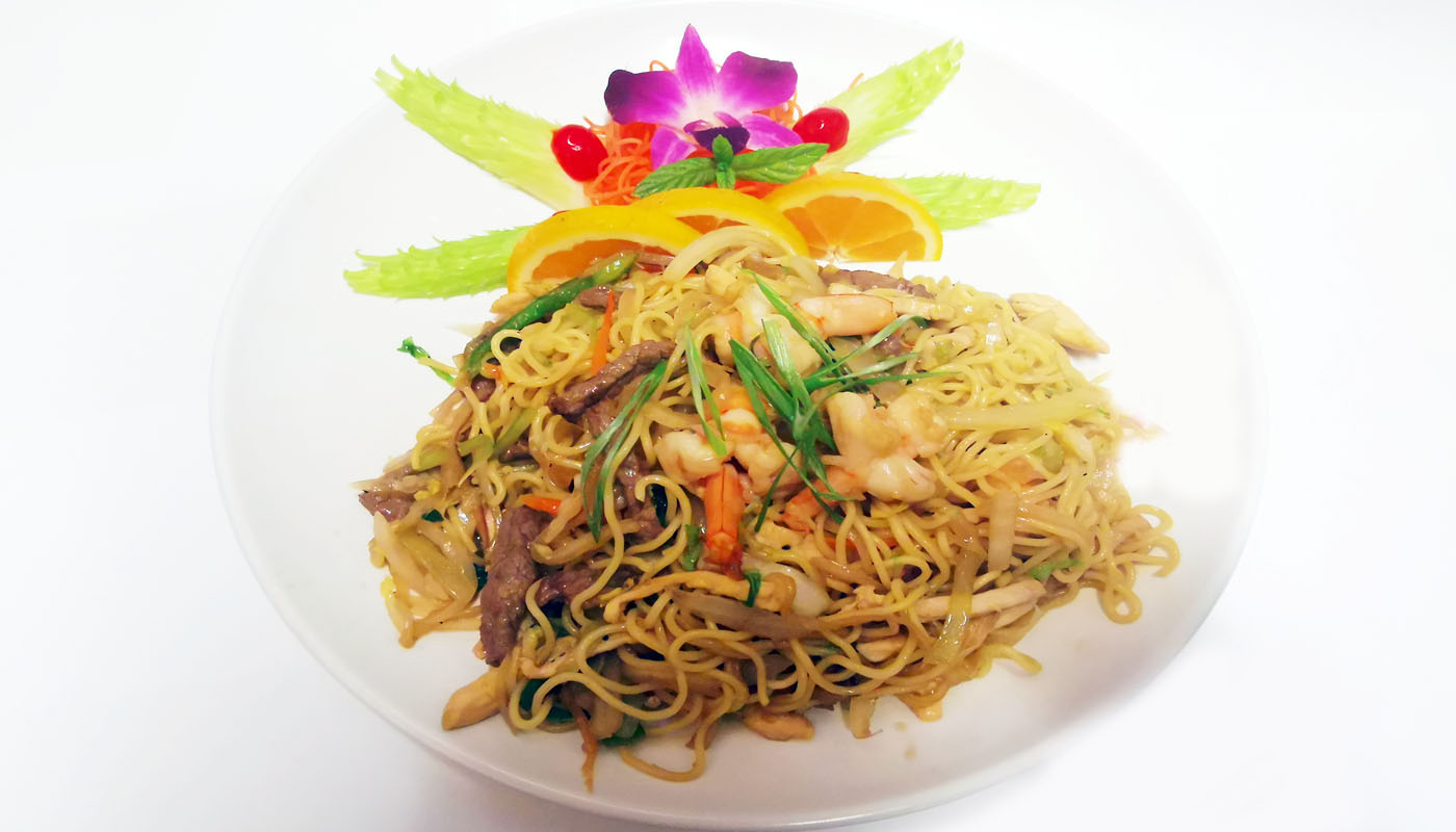 Order Combo Yaki Udon OR Soba food online from Izumi Japanese Restaurant store, Youngstown on bringmethat.com