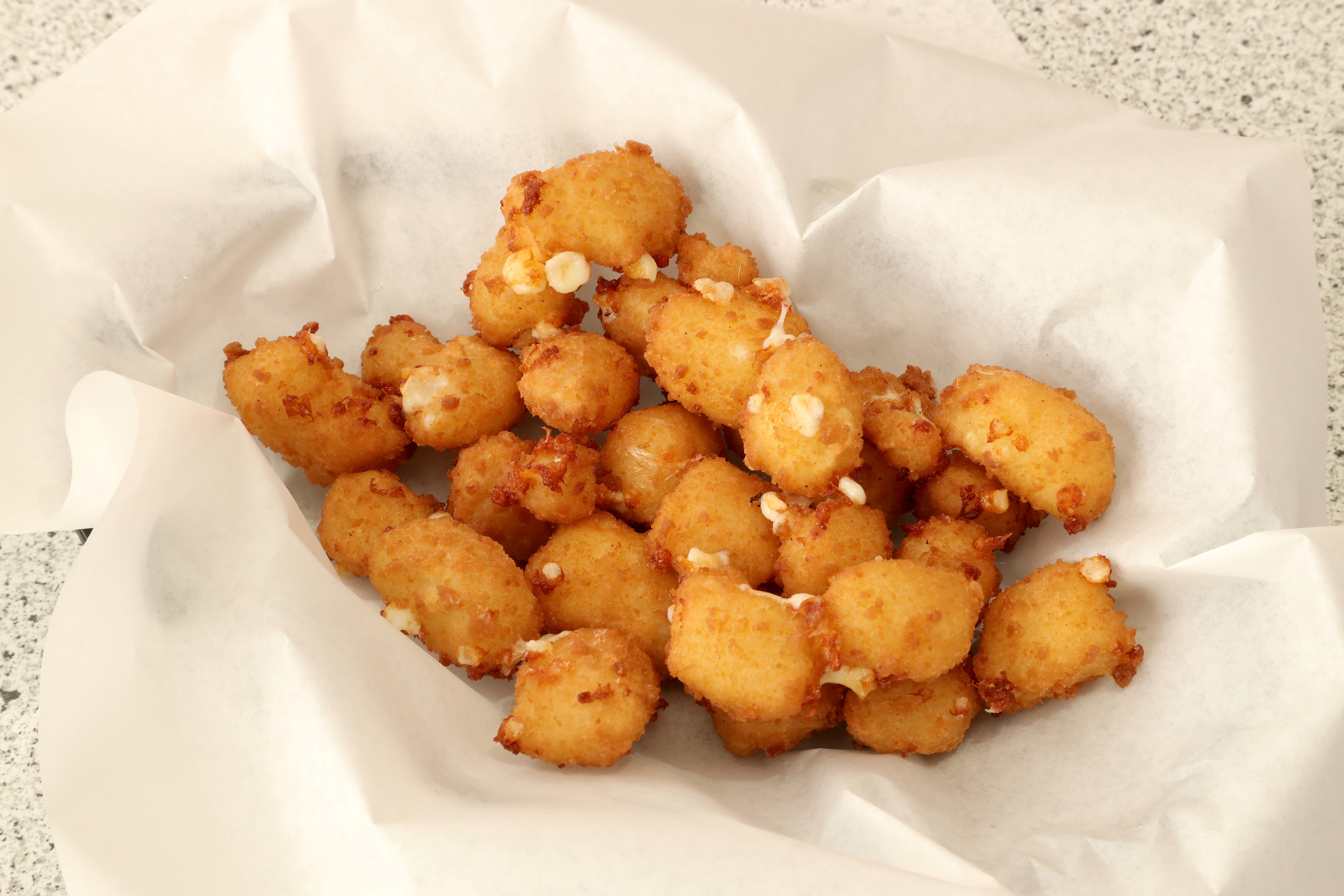 Order Cheese Curds food online from Southtown Hotdogs store, Elmhurst on bringmethat.com