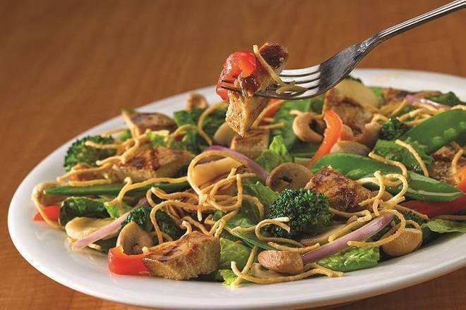 Order Eating Fit! Chicken Stir Fry Salad food online from Green Mill store, DULUTH on bringmethat.com