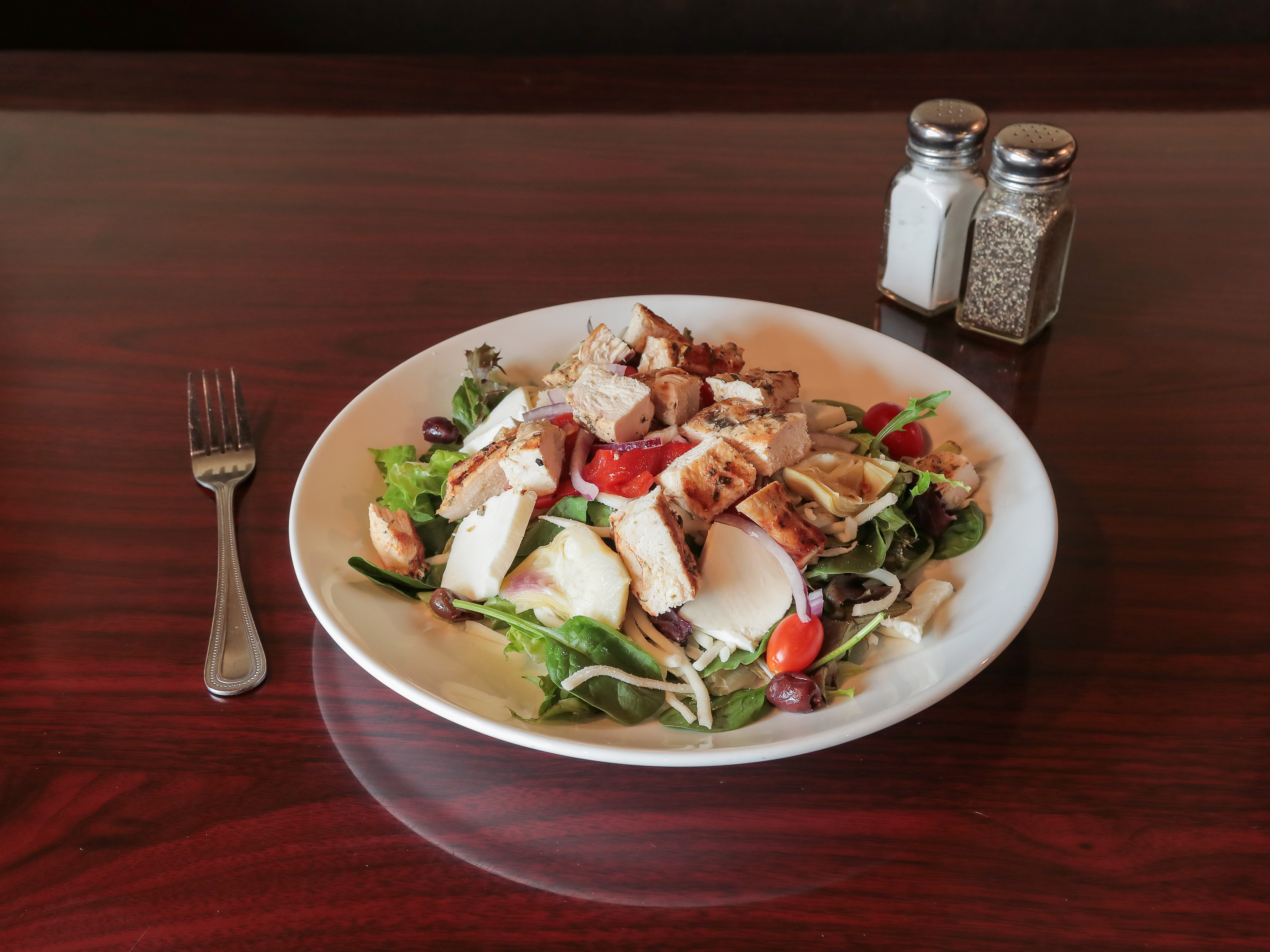 Order Grilled Chicken Salad food online from Penn Pizza Restaurant store, Allentown on bringmethat.com