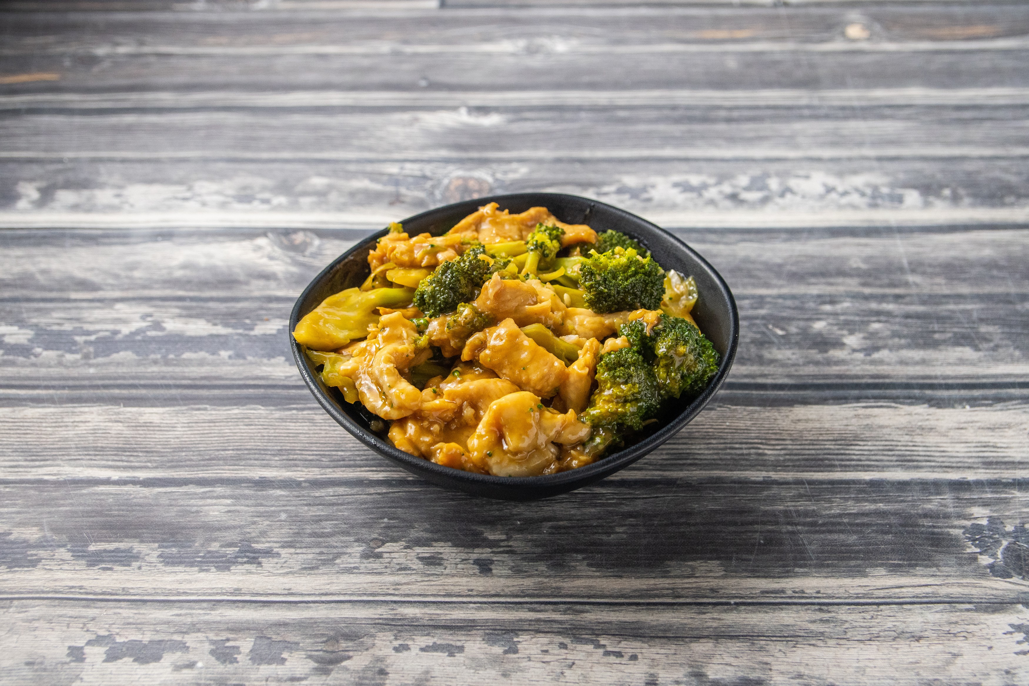 Order Broccoli Chicken food online from Jade Palace store, Oakland on bringmethat.com