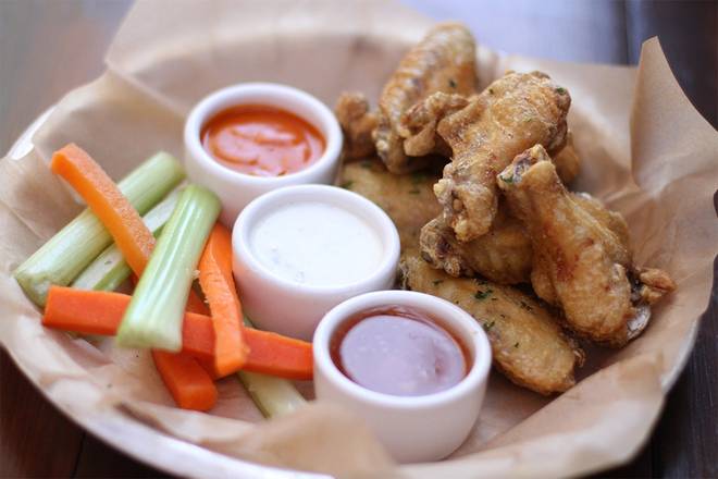 Order Crispy Wings food online from Lazy Dog Restaurant & Bar store, Peachtree Corners on bringmethat.com