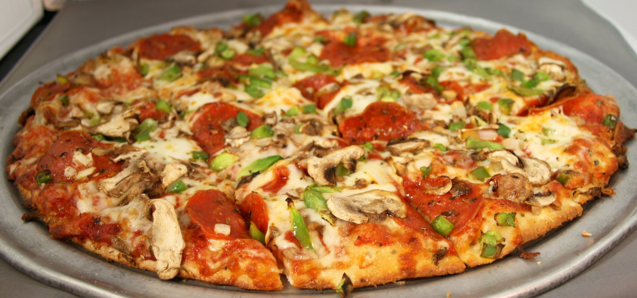Order Thin Crust Firehouse Delight Pizza food online from Firehouse Pizza store, East Peoria on bringmethat.com