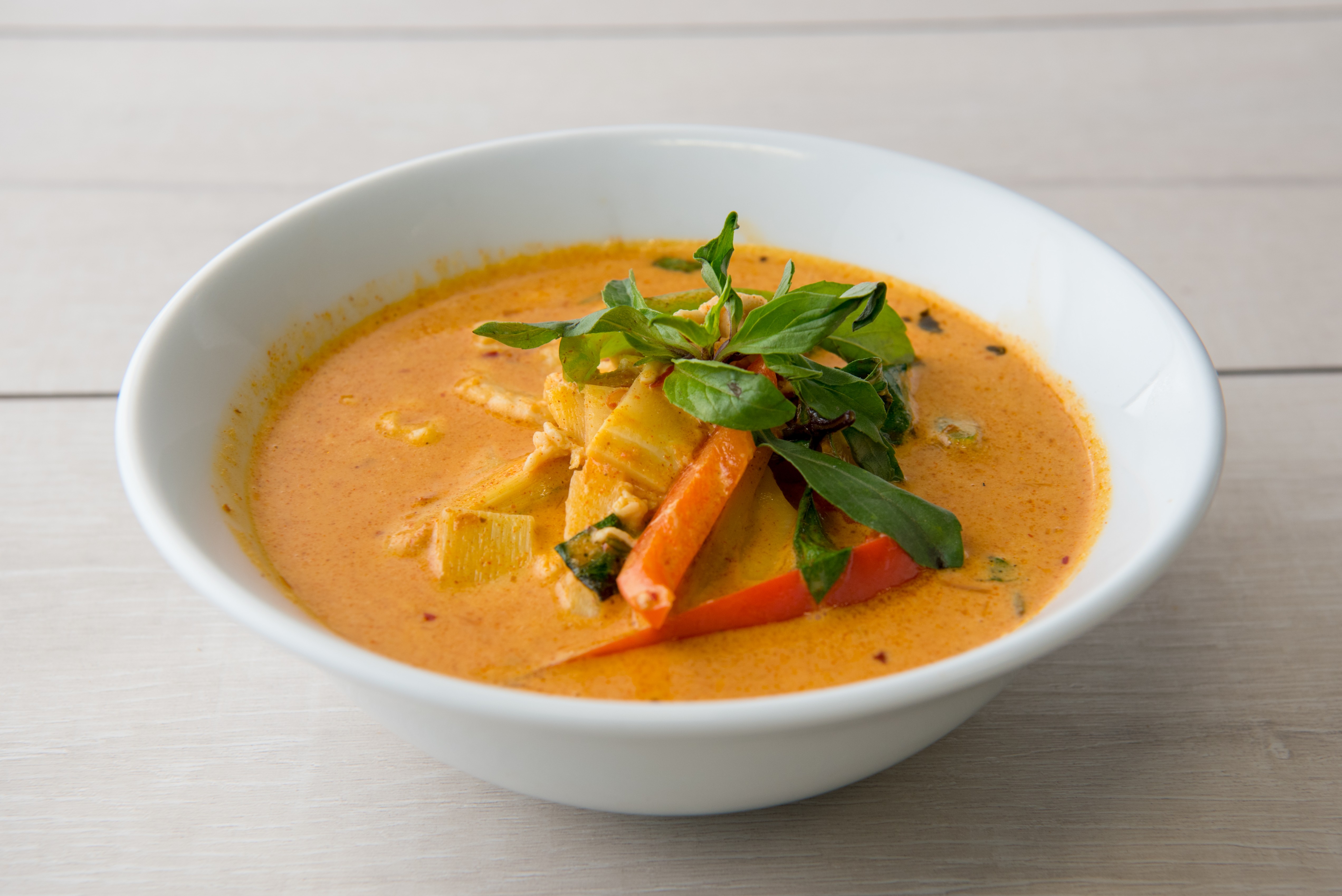 Order D2 - Red Curry food online from Khaosan Road Eatery store, Los Angeles on bringmethat.com