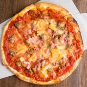 Order Hawaiian Pizza food online from Tarantino's Pizzeria store, Milwaukee on bringmethat.com