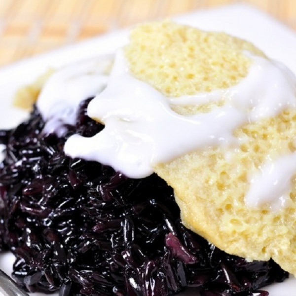 Order Black Sticky Rice with Thai Custard food online from Sea Thai store, Seattle on bringmethat.com