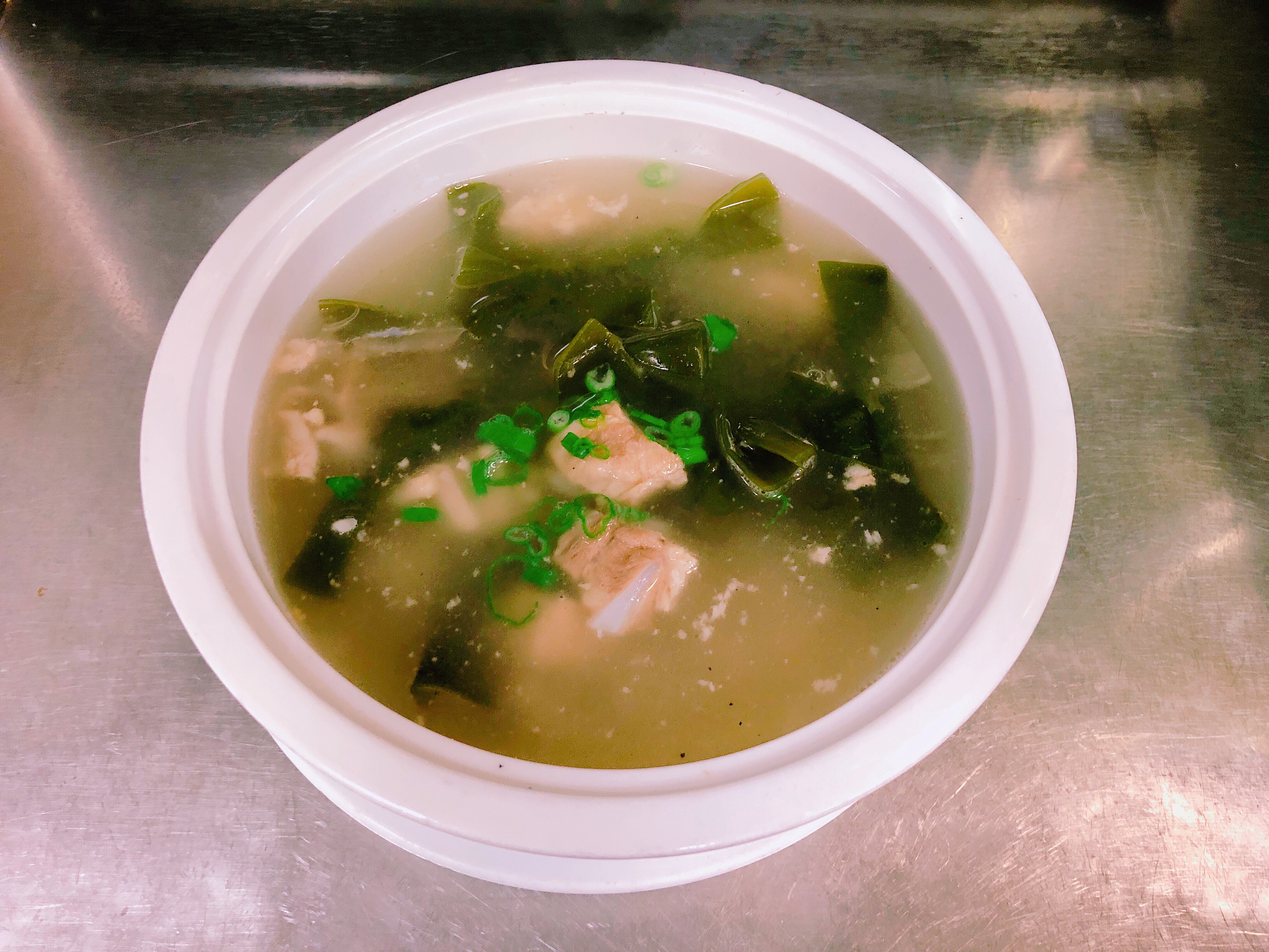 Order 25. Seaweed Pork Rib Soup food online from Ollie's Sichuan store, New York on bringmethat.com