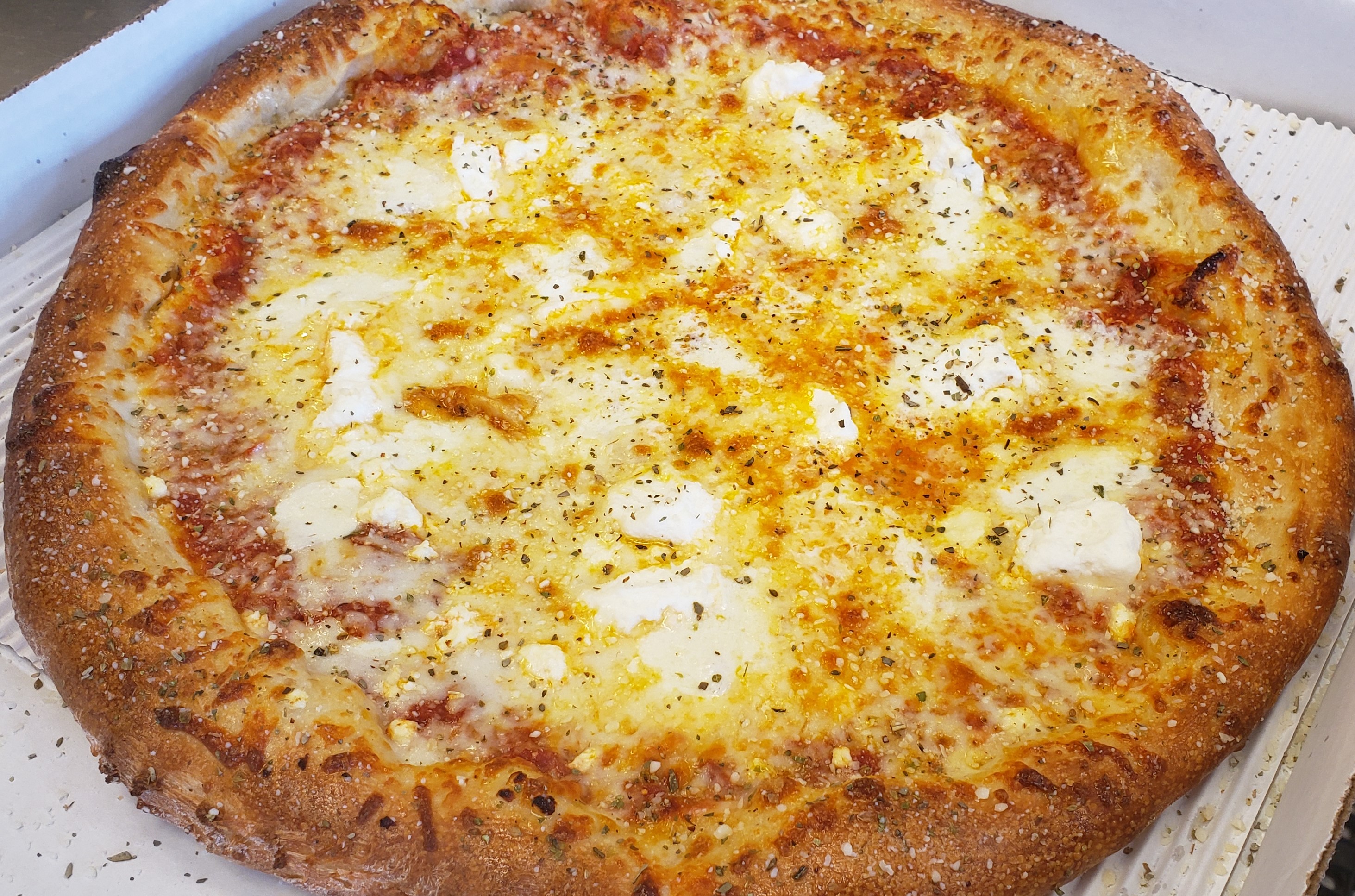 Order Da Formaggi Pizza food online from The Ny Slice store, Greenwood on bringmethat.com