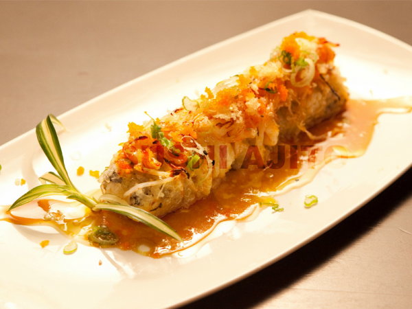 Order Johnny Roll food online from Sushi Ajito store, Los Angeles on bringmethat.com