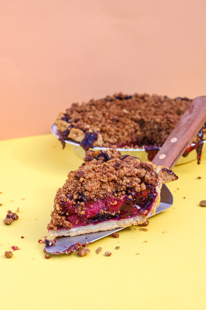 Order Pear Huckleberry + Chai Spice Crumble (V) food online from Pop Pie Co. store, San Diego on bringmethat.com