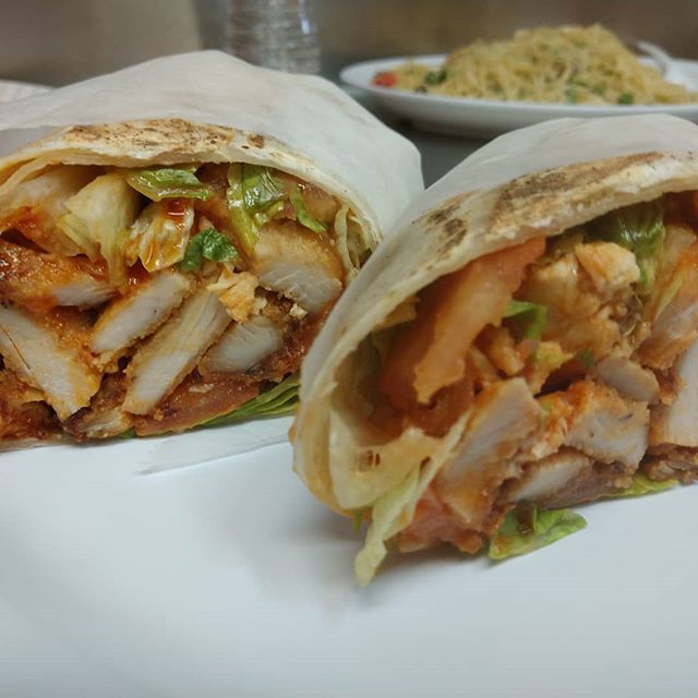 Order Chicken Cutlet Wrap food online from Pizzarelli's Pizza store, Scarsdale on bringmethat.com