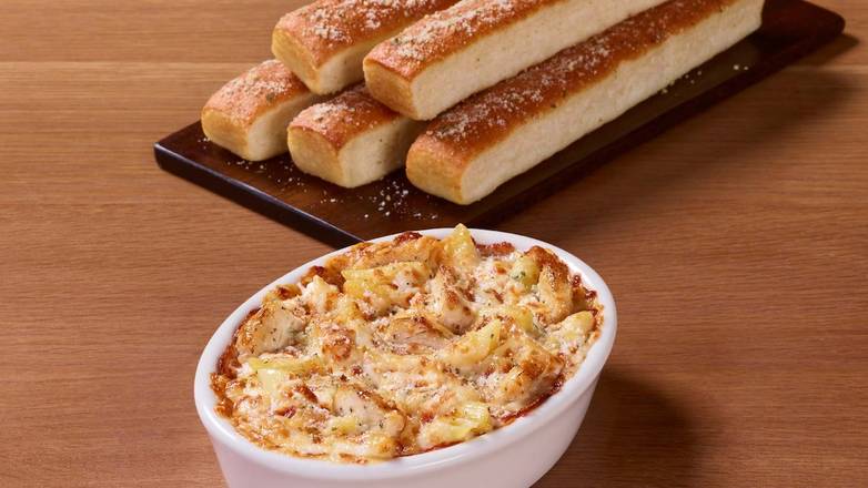 Order Oven-Baked Chicken Alfredo Pasta food online from Pizza Hut store, Carrollton on bringmethat.com